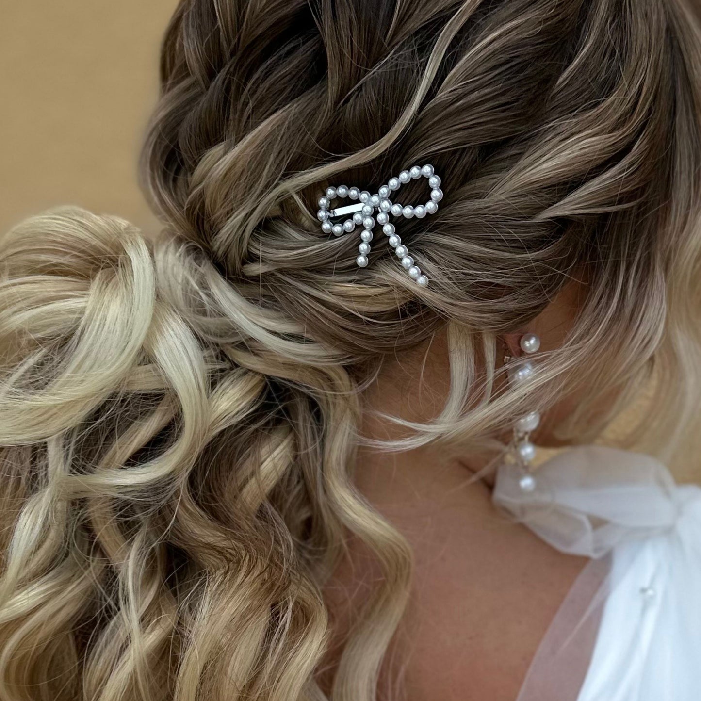 White Pearl Bow Pin
